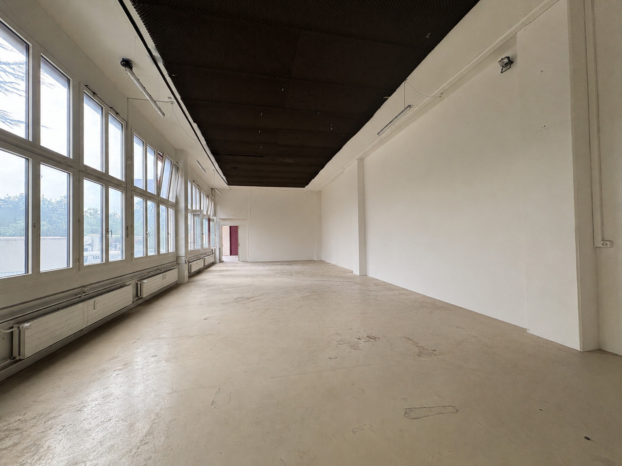 154m² commercial