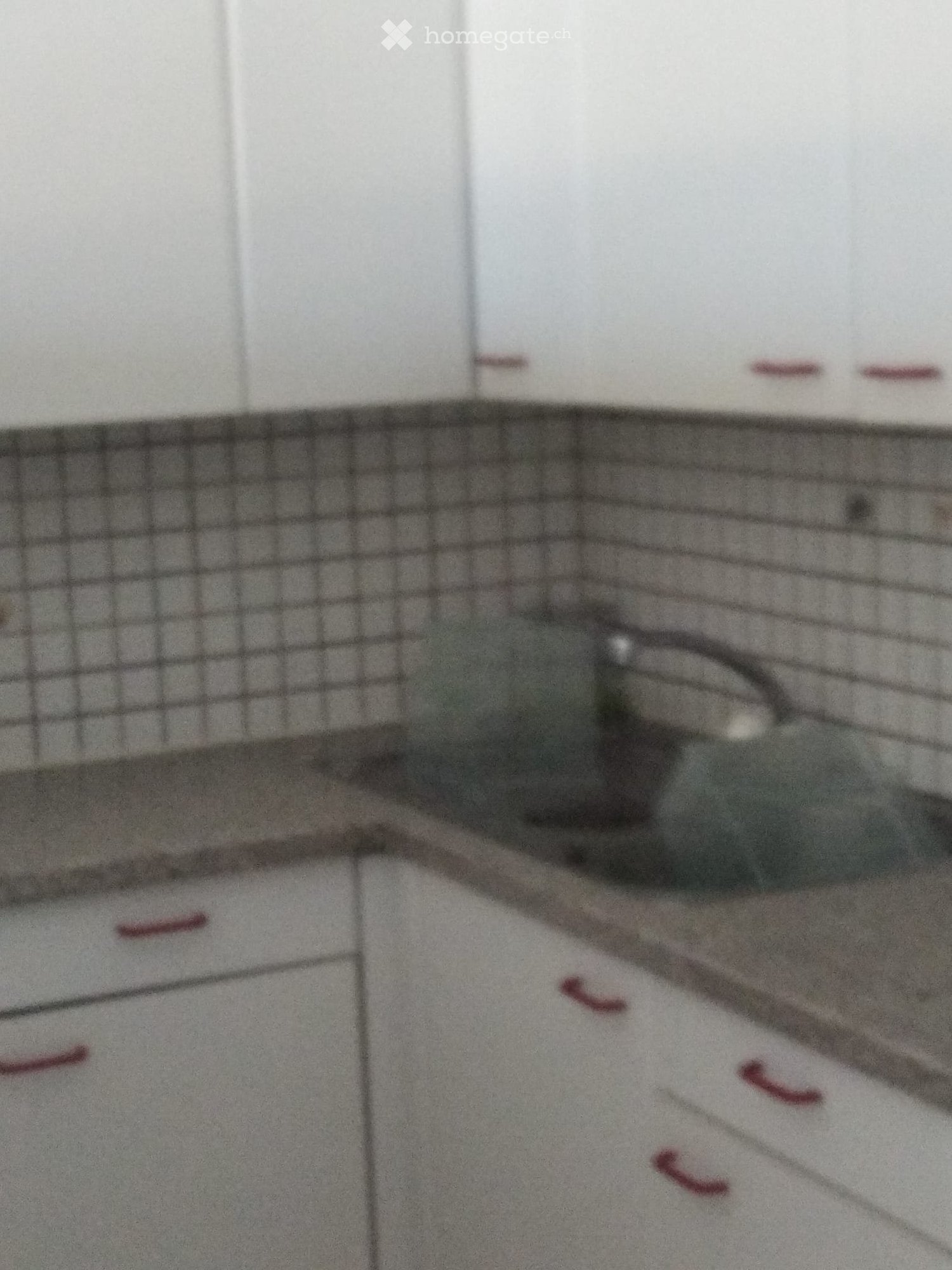 2 ½ rooms apartment
Apartment on the 1st floor in a building with an elevator.
Context of 8 apartments, very clean and tidy.
Common laundry room.
Ideal for singles or couples.
Advance expenses F. 150.-- monthly - First month discounted., photo 2 of 5