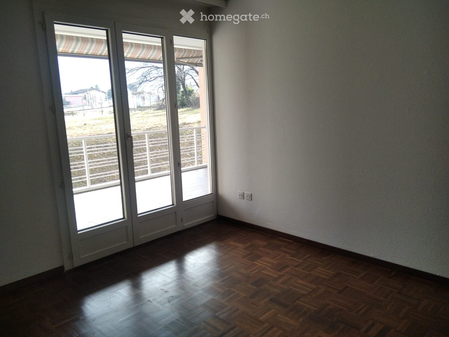 2 ½ rooms apartment
Apartment on the 1st floor in a building with an elevator.
Context of 8 apartments, very clean and tidy.
Common laundry room.
Ideal for singles or couples.
Advance expenses F. 150.-- monthly - First month discounted., photo 5 of 5