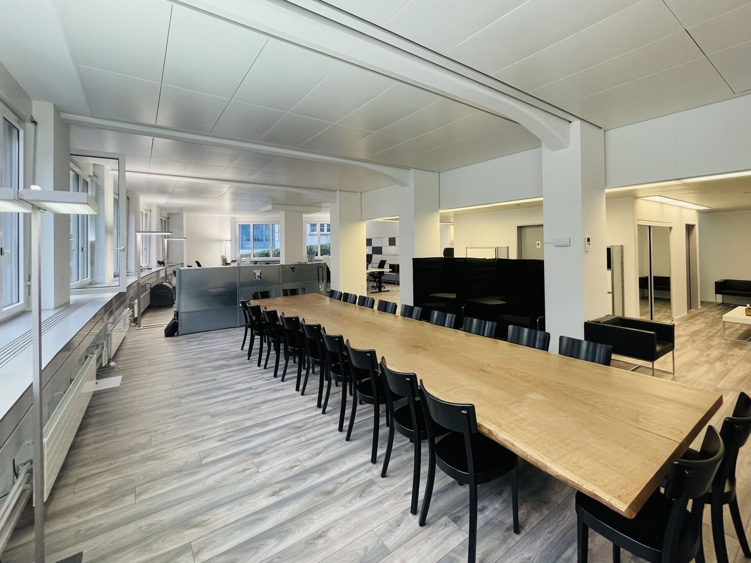 256m² office, photo 2 of 4