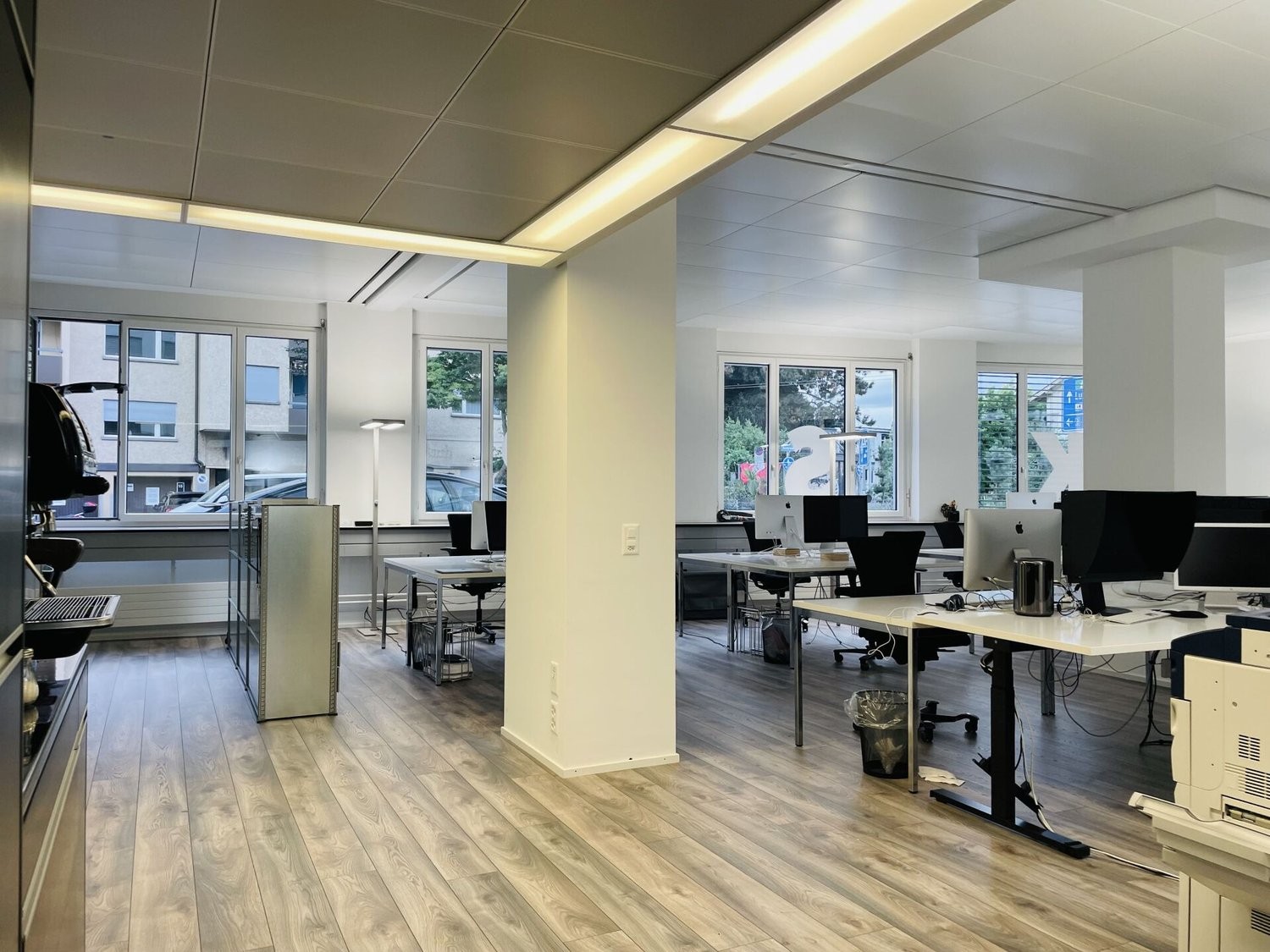 256m² office, photo 1 of 4