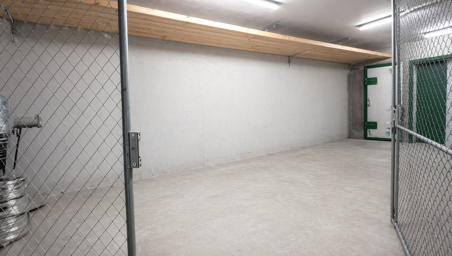 27m² storage room, photo 2 sur 2