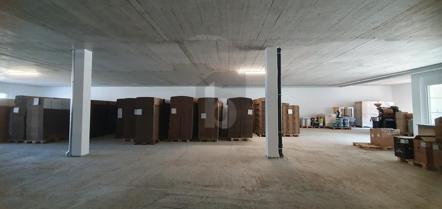 1020m² industrial object, photo 4 of 4