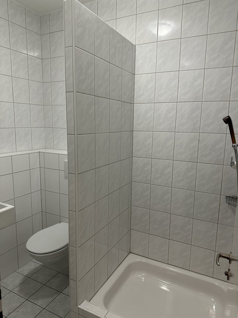 105m² commercial