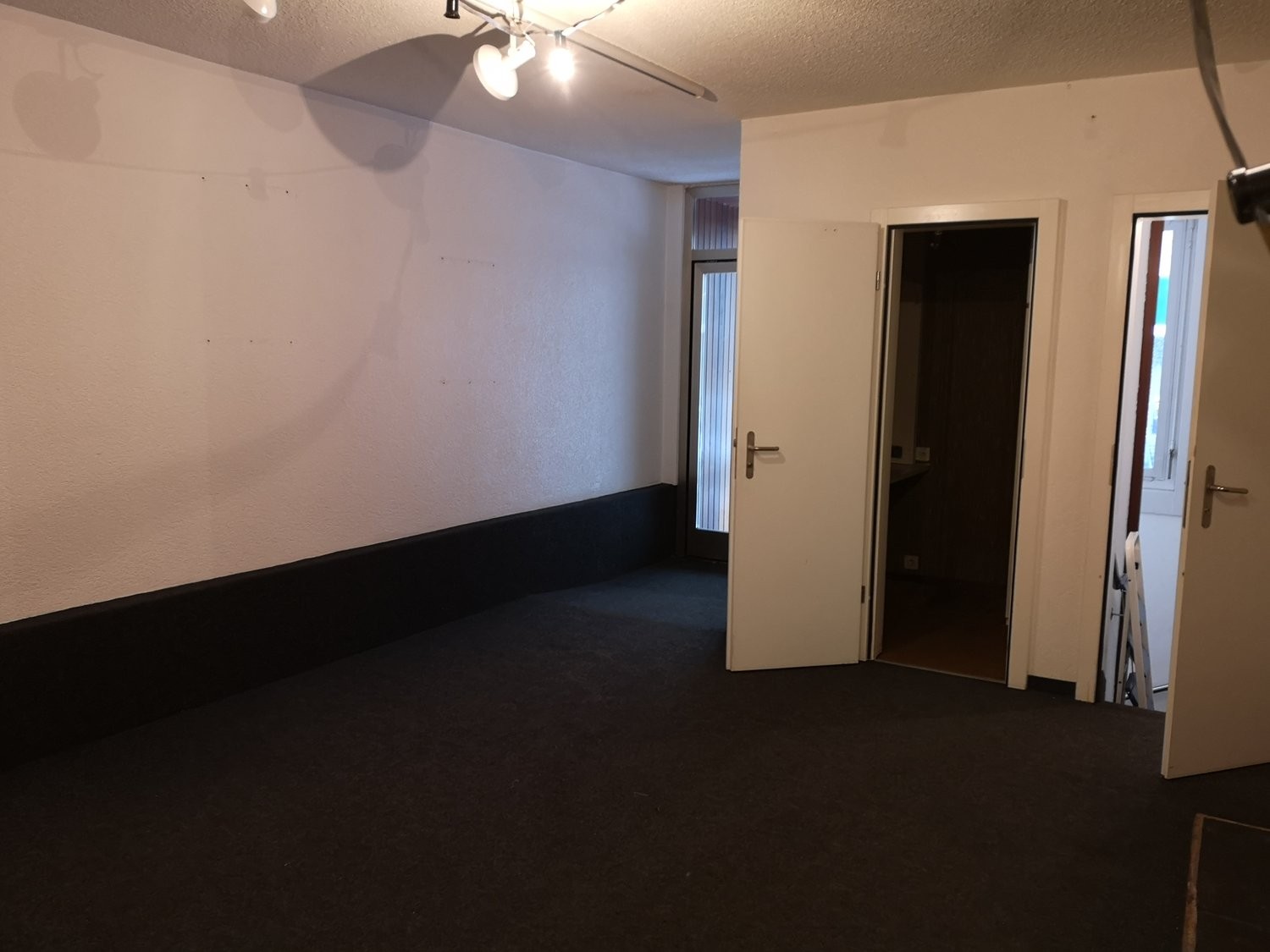190m² shop, photo 4 of 4