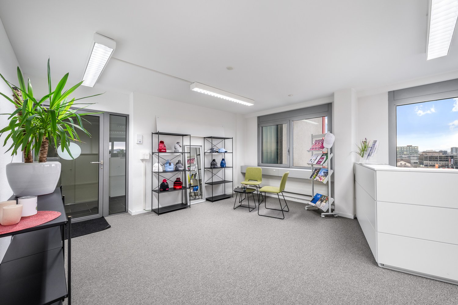 153m² office, photo 2 of 10