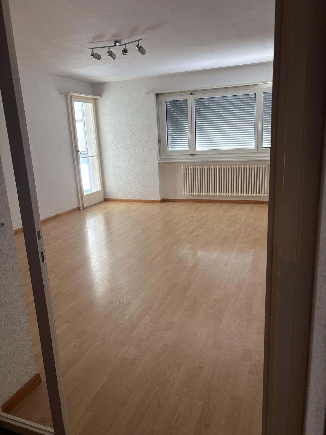 5 rooms apartment