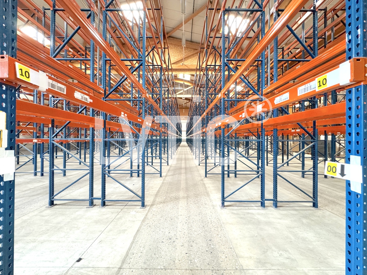 1200m² storage room, photo 1 of 7