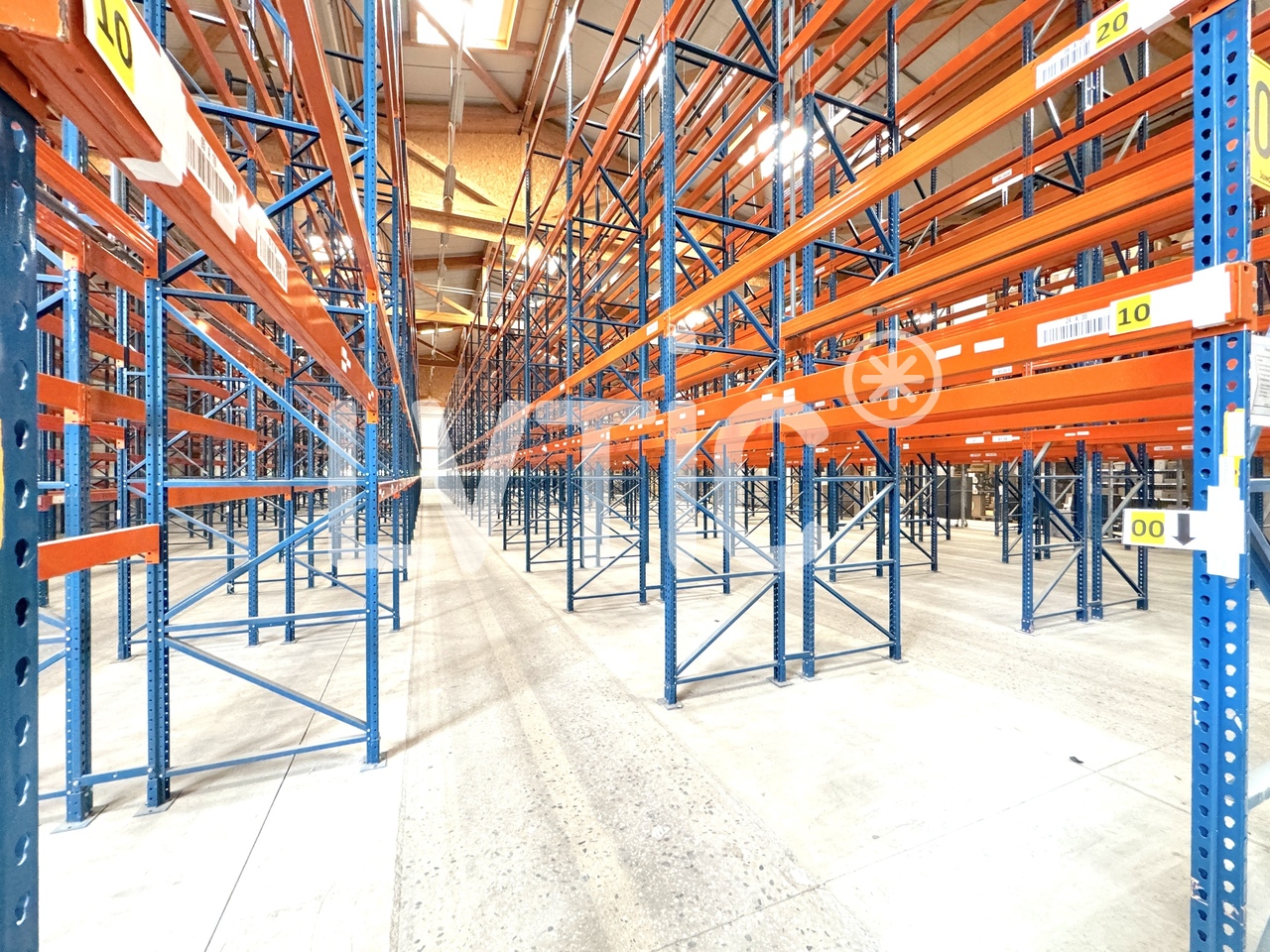 1200m² storage room, photo 3 of 7