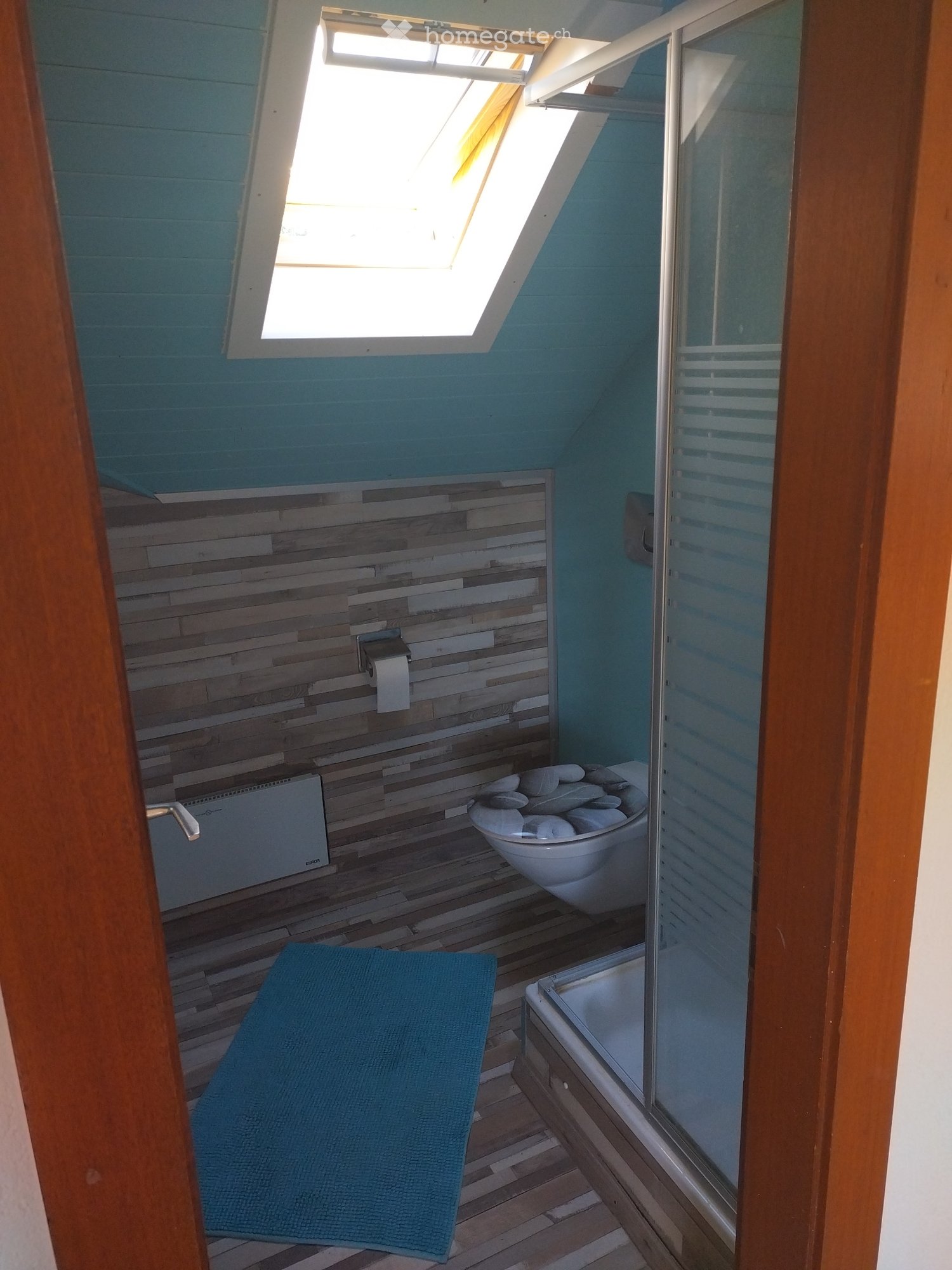 Room for rent with private bathroom.
In the heart of the côte., photo 1 of 5