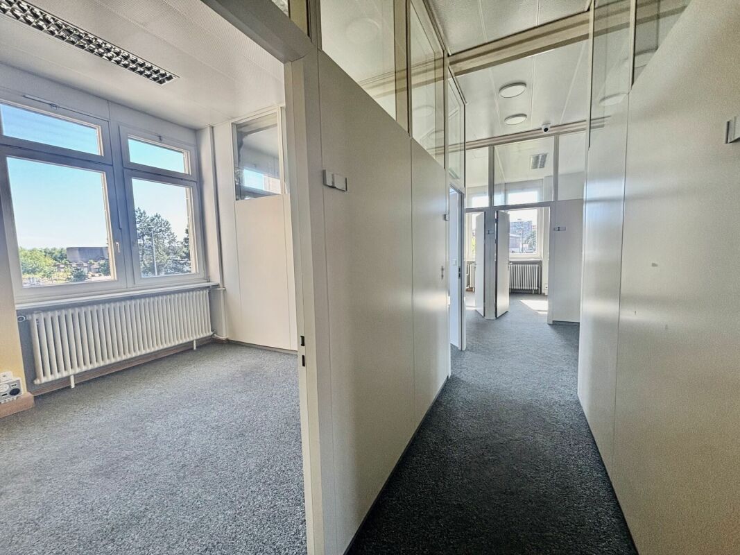 Office, photo 3 of 10