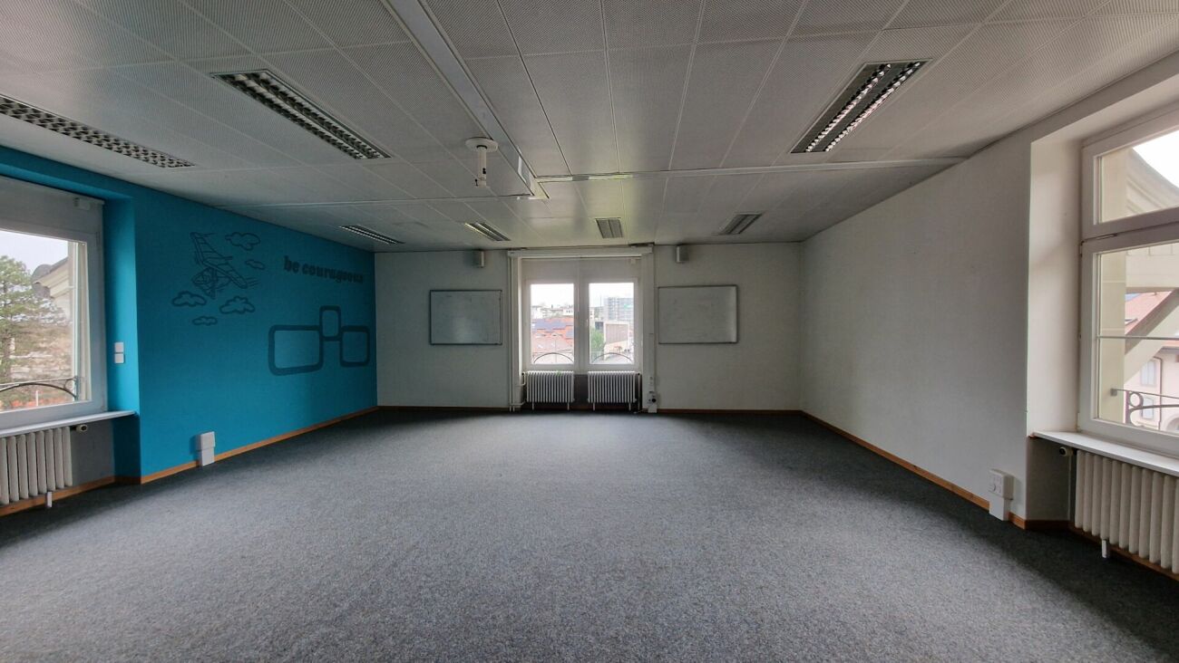 Office, photo 4 of 10