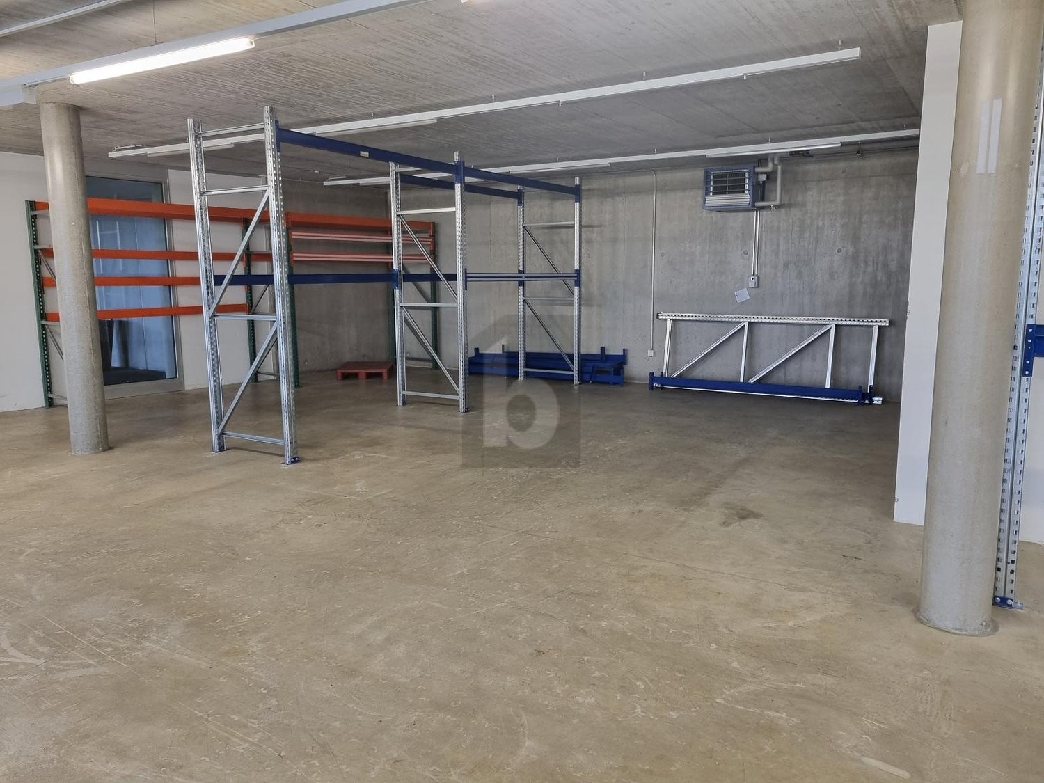 307m² storage room, photo 4 of 4