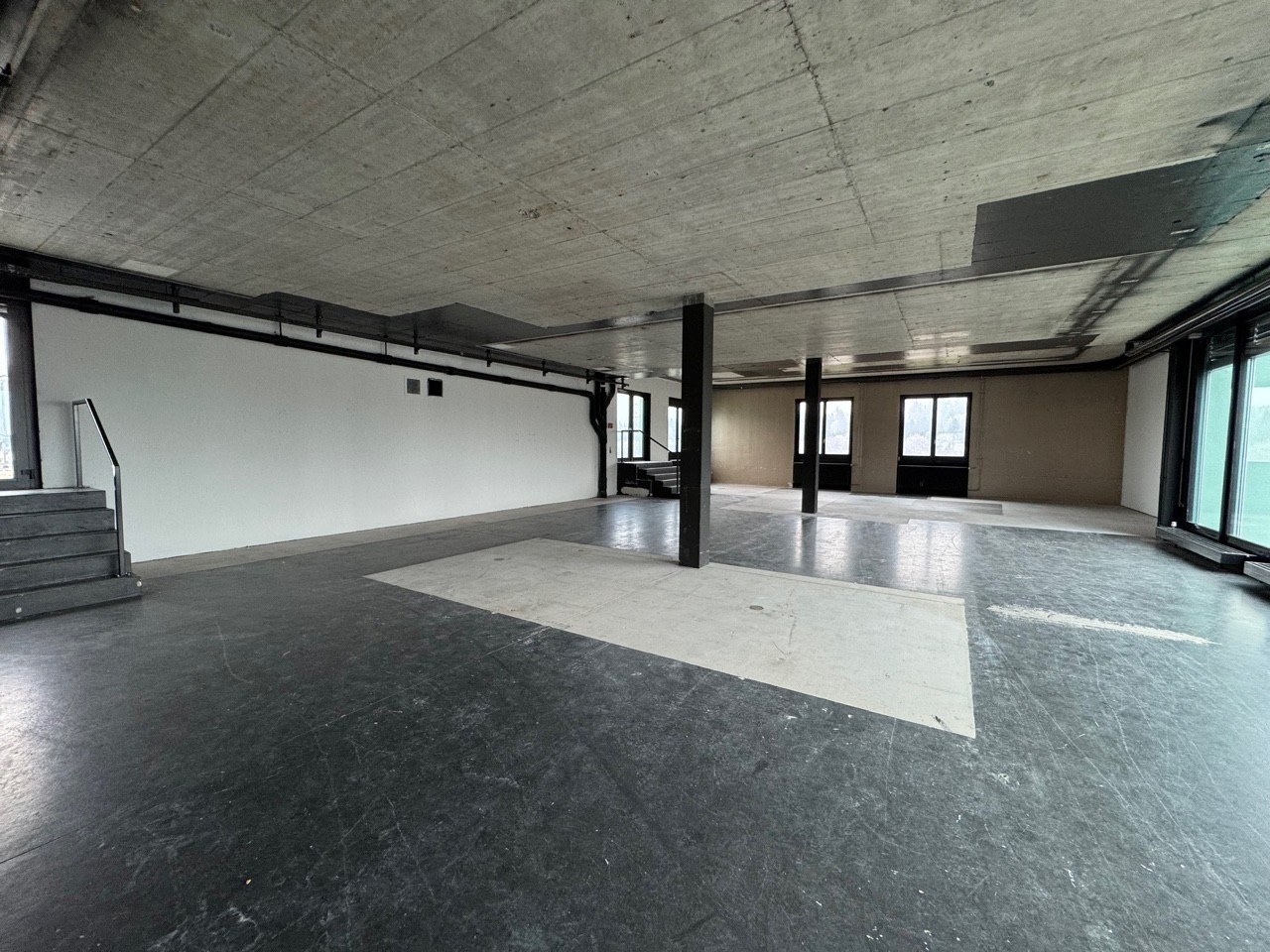274m² commercial, photo 2 of 5