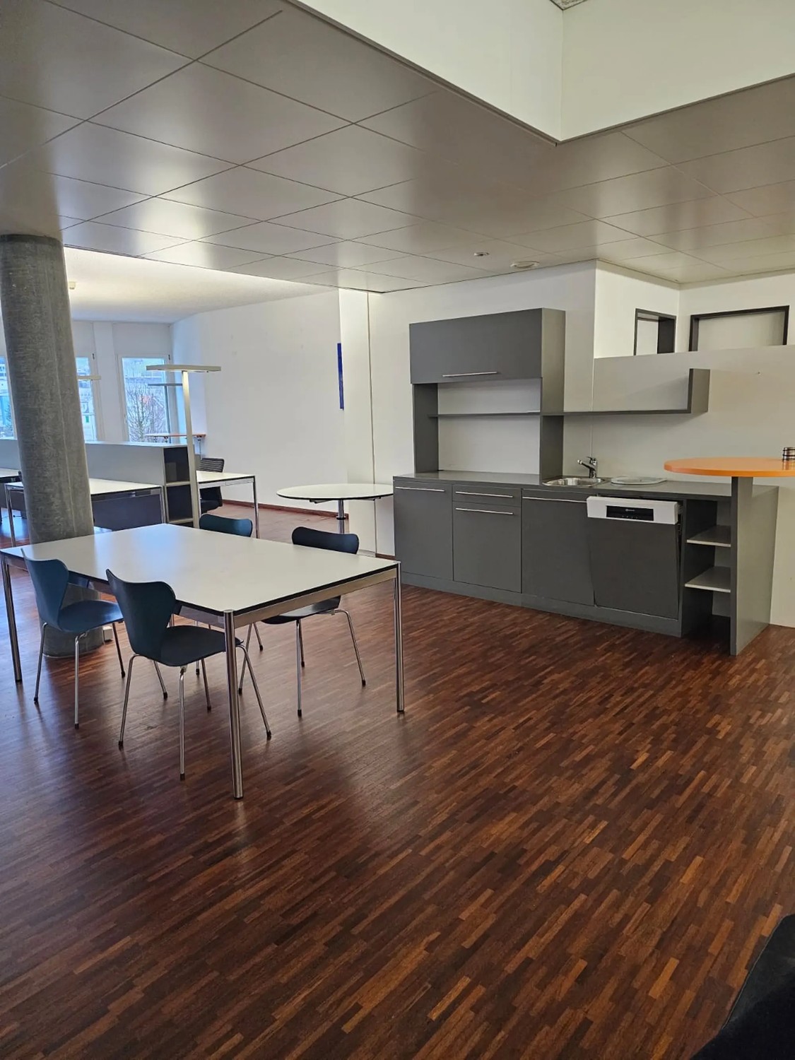 Office, photo 2 of 10