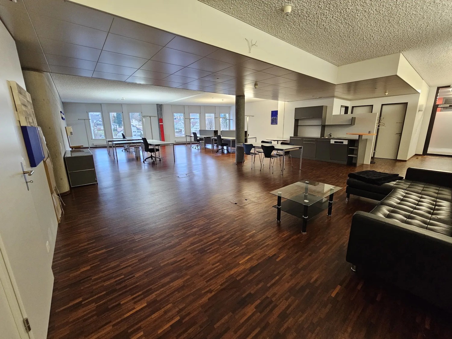 Office, photo 1 of 10