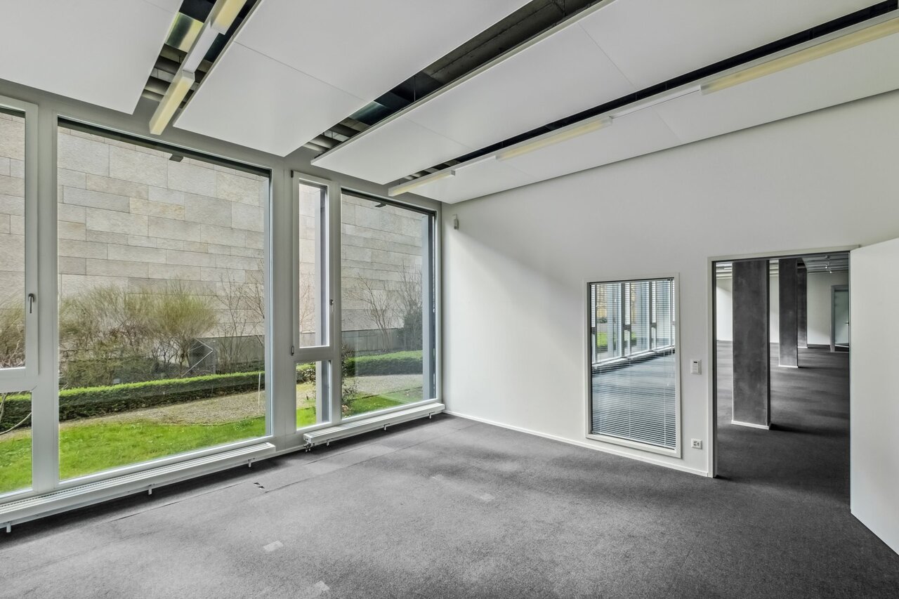 426m² office, photo 3 of 7