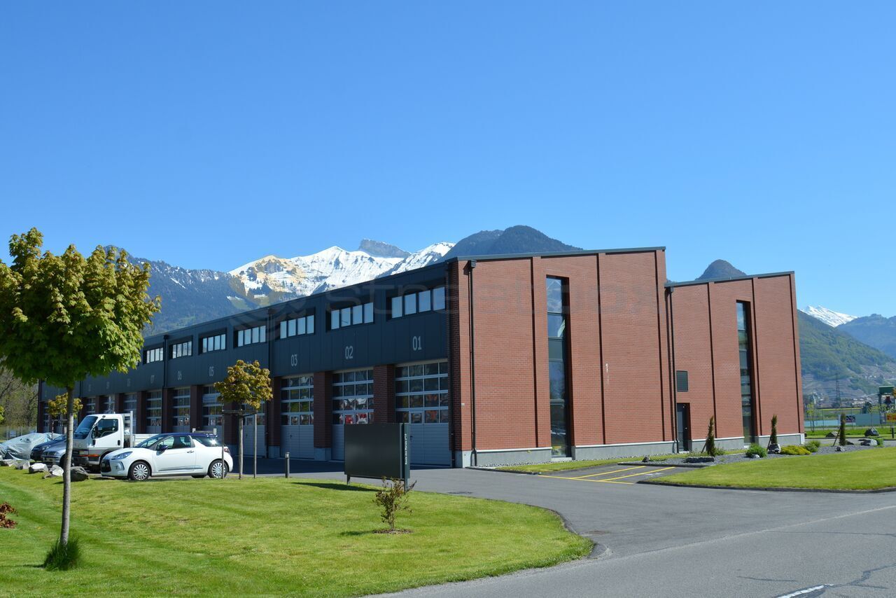 345m² commercial
