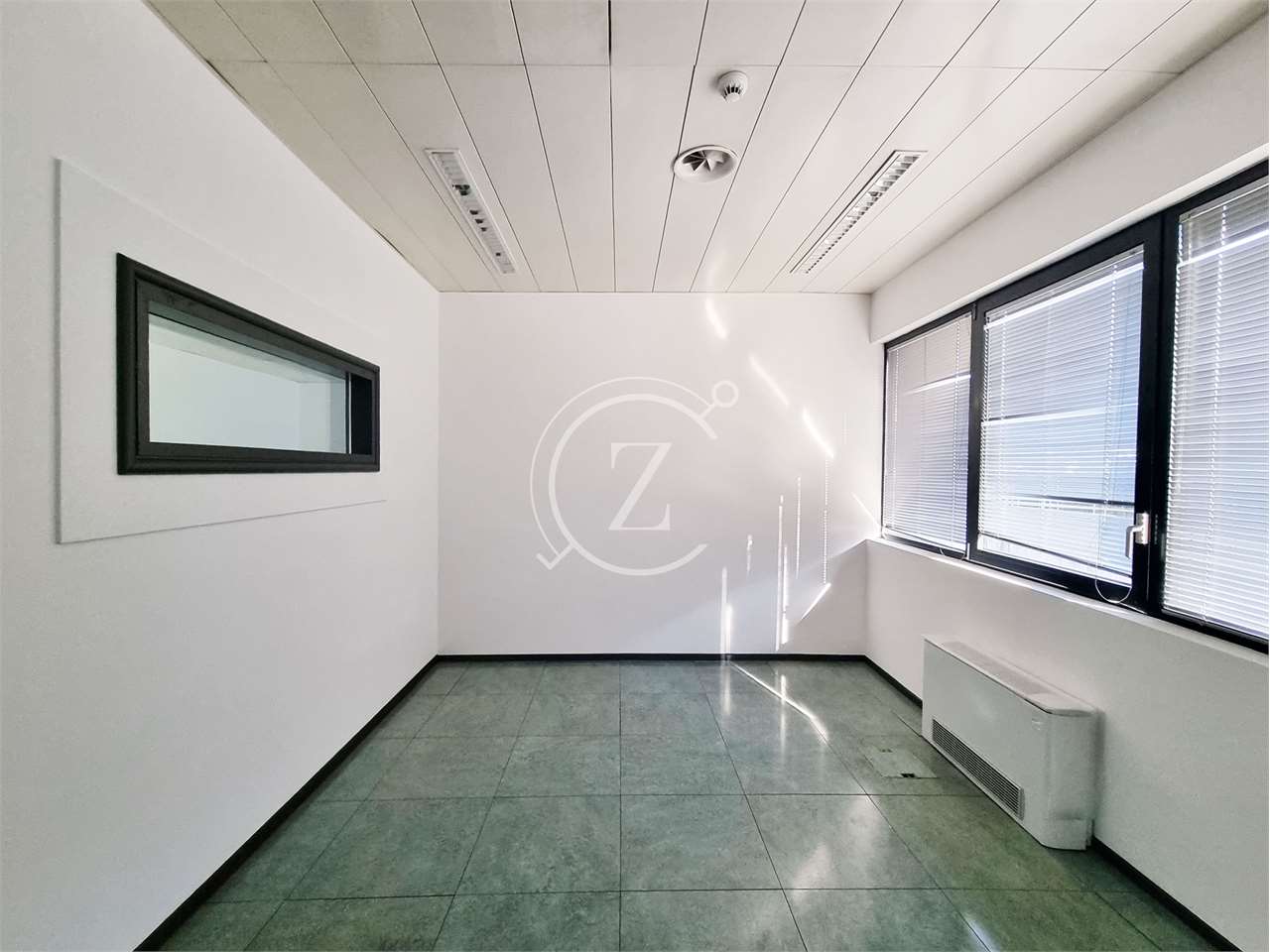 Office, photo 3 of 5