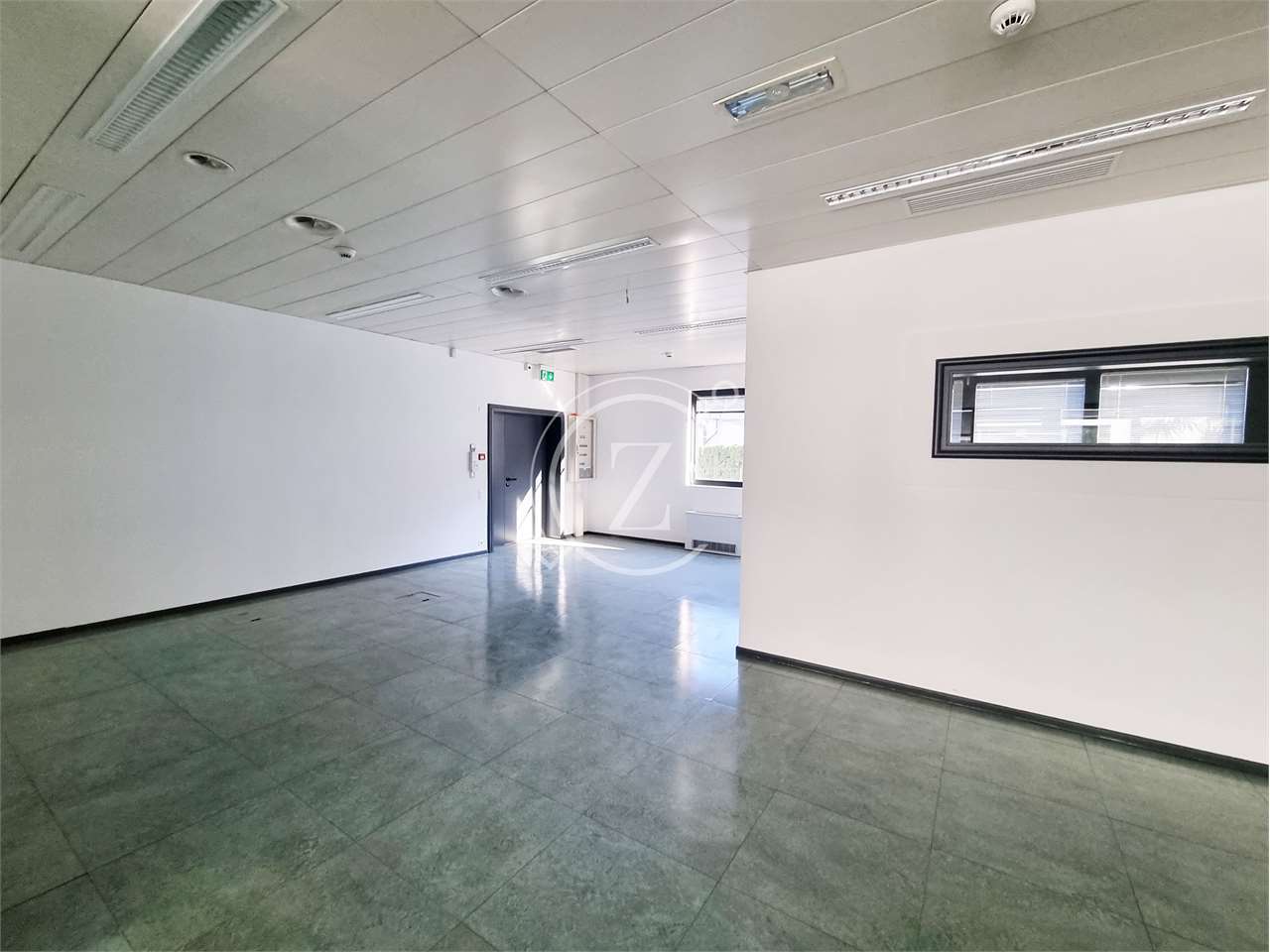 Office, photo 2 of 5