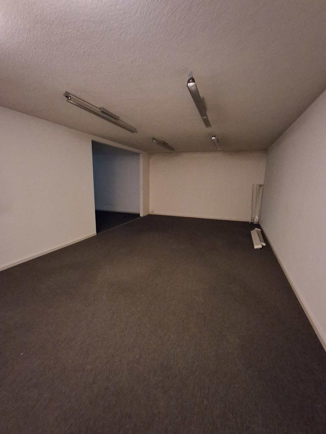 Bureau, photo 1 sur 6