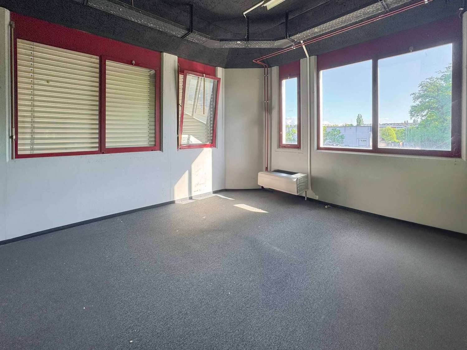 365m² commercial, photo 5 of 10