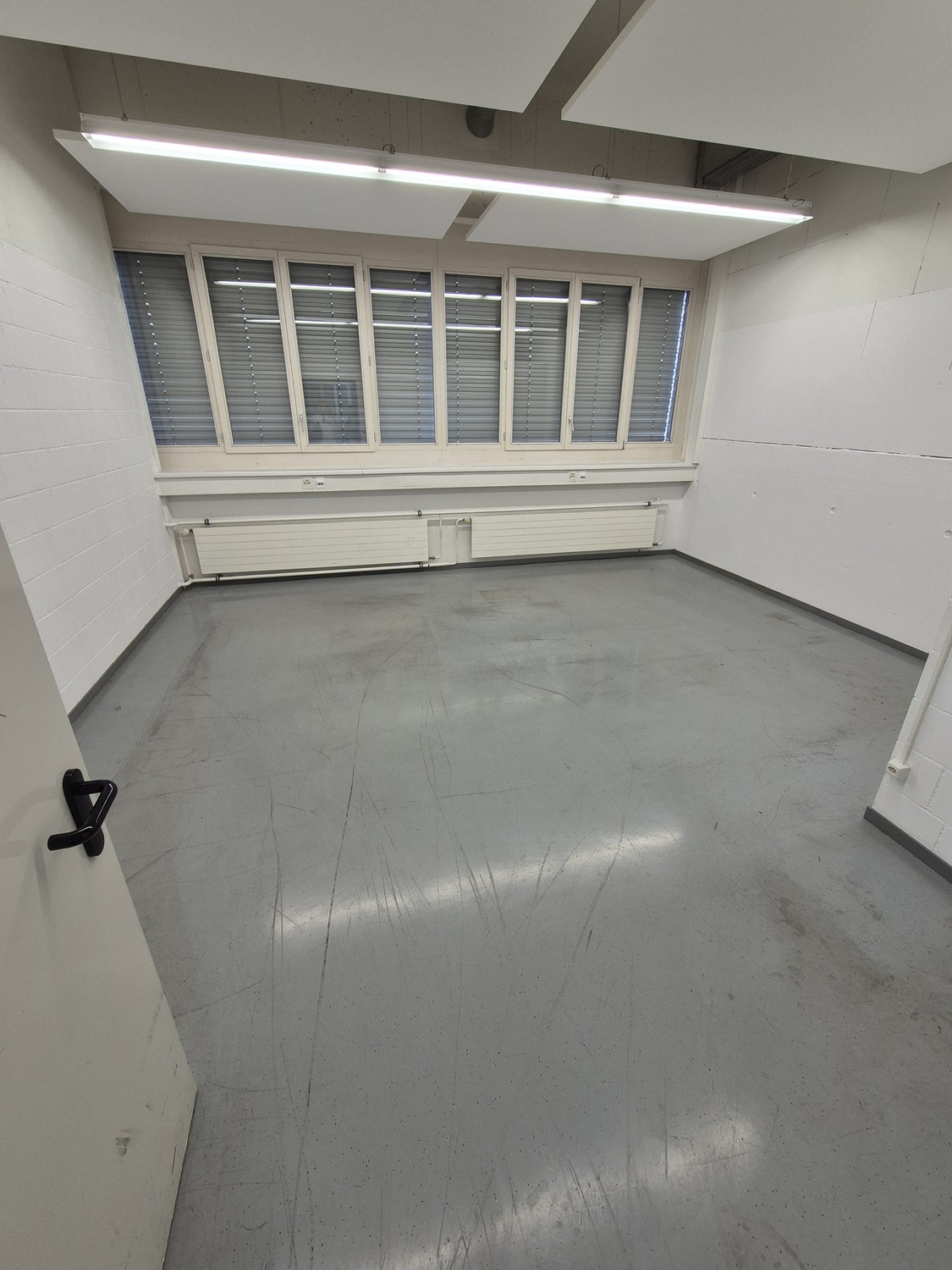 730m² storage room, photo 3 of 5