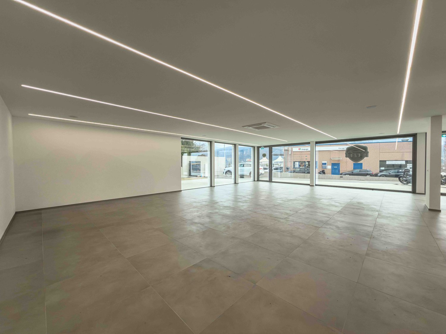 Magasin de 101m²