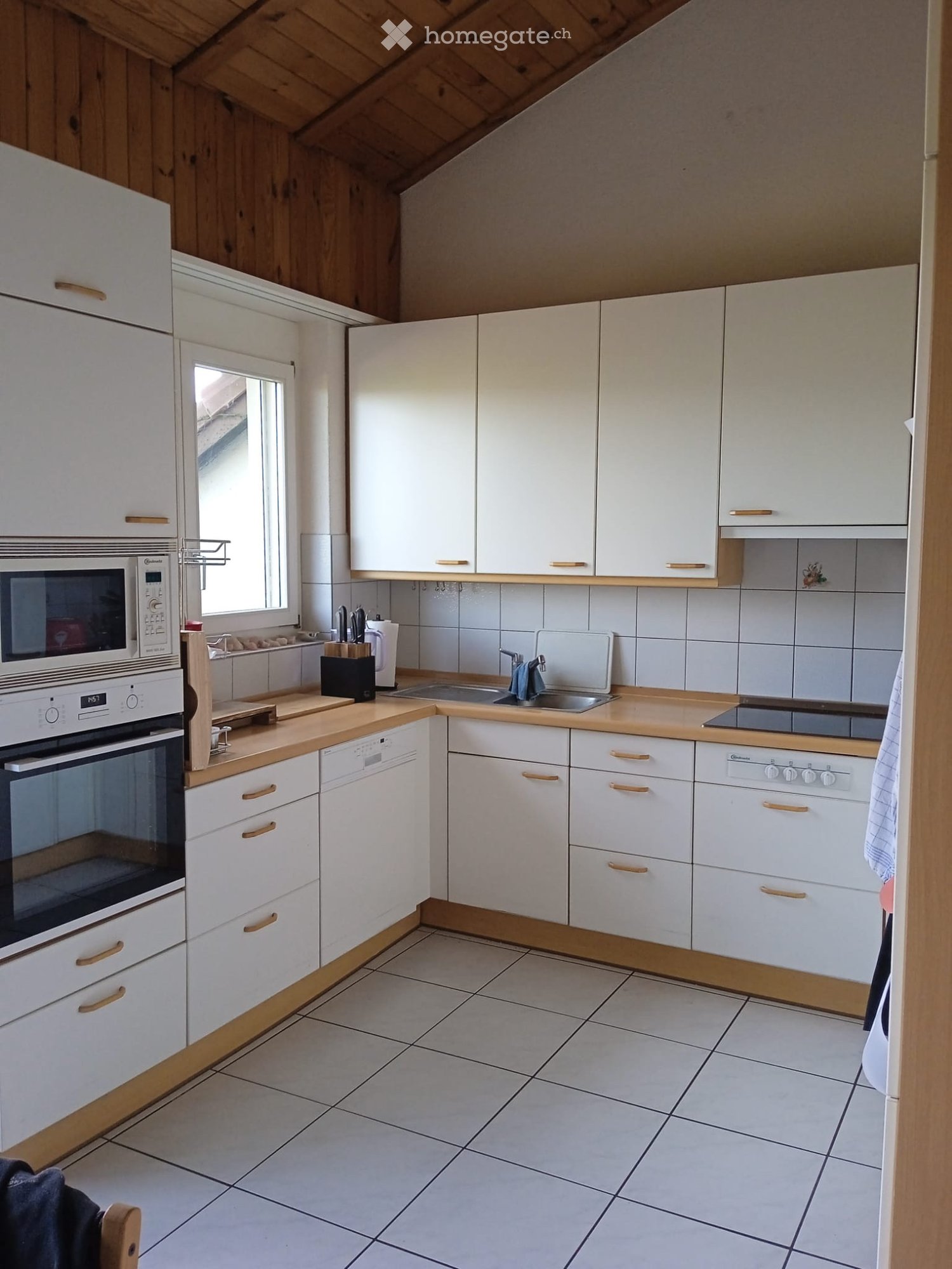 5 rooms apartment