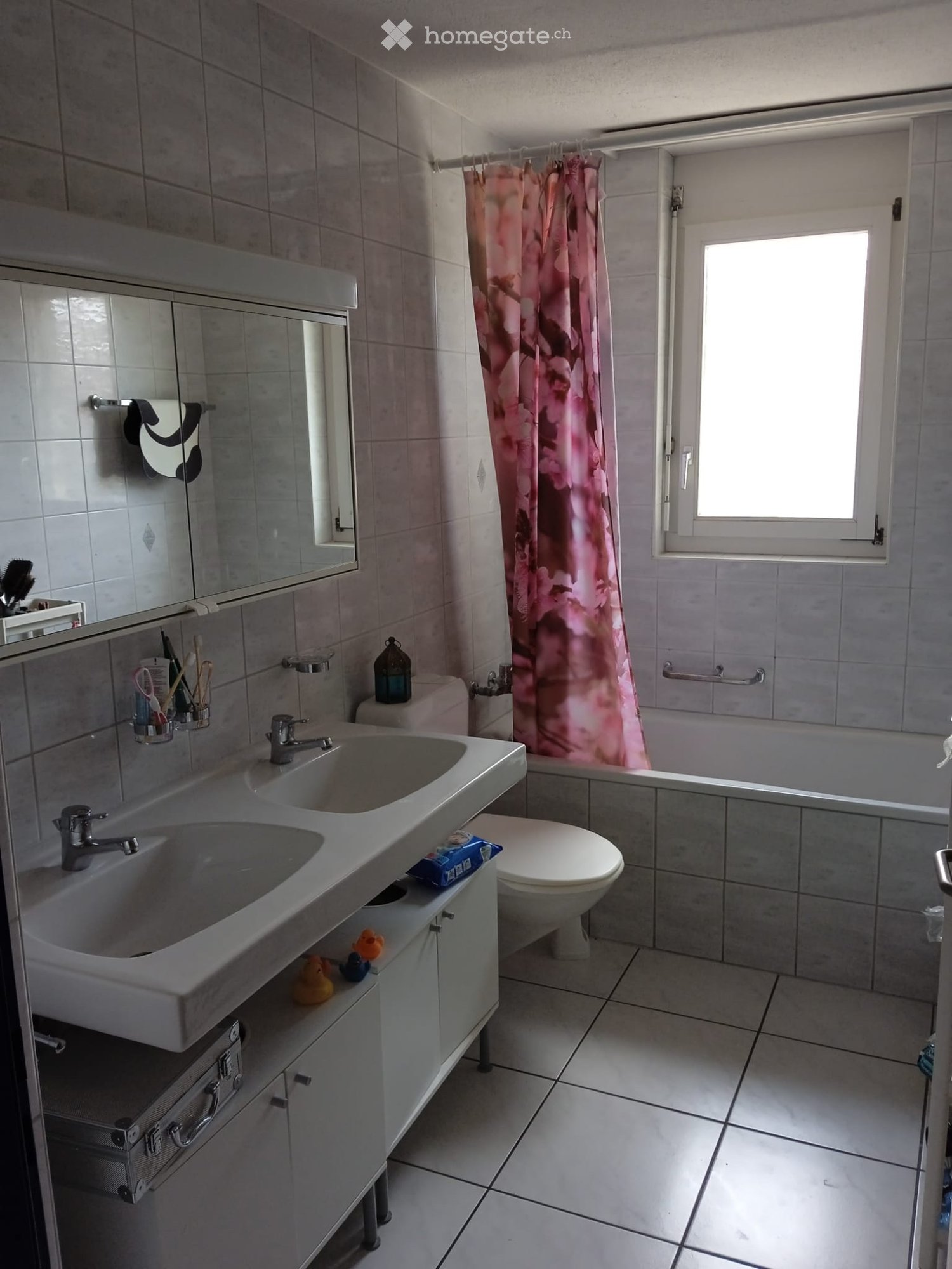 5 rooms apartment