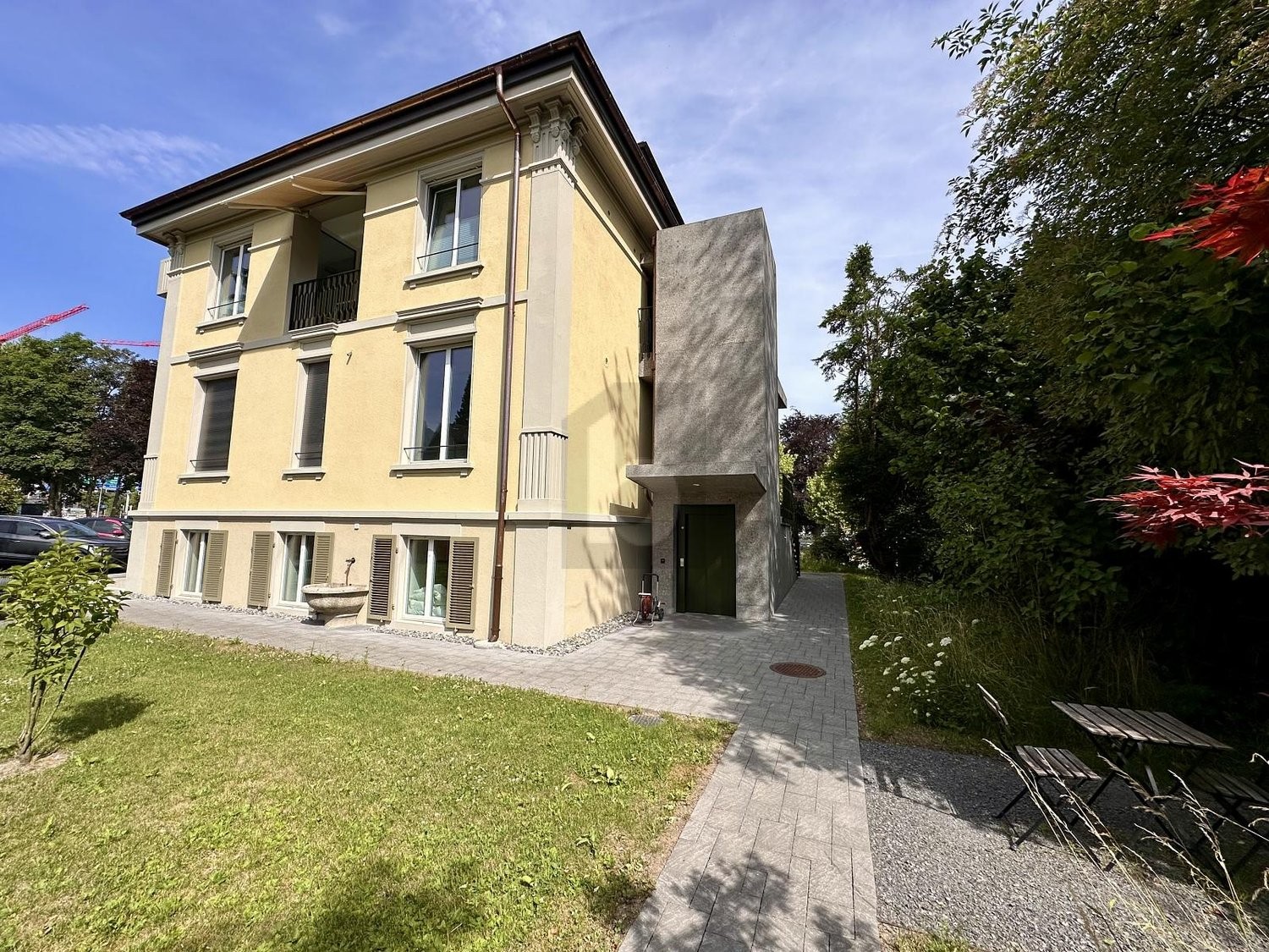 127m² office, photo 1 of 4