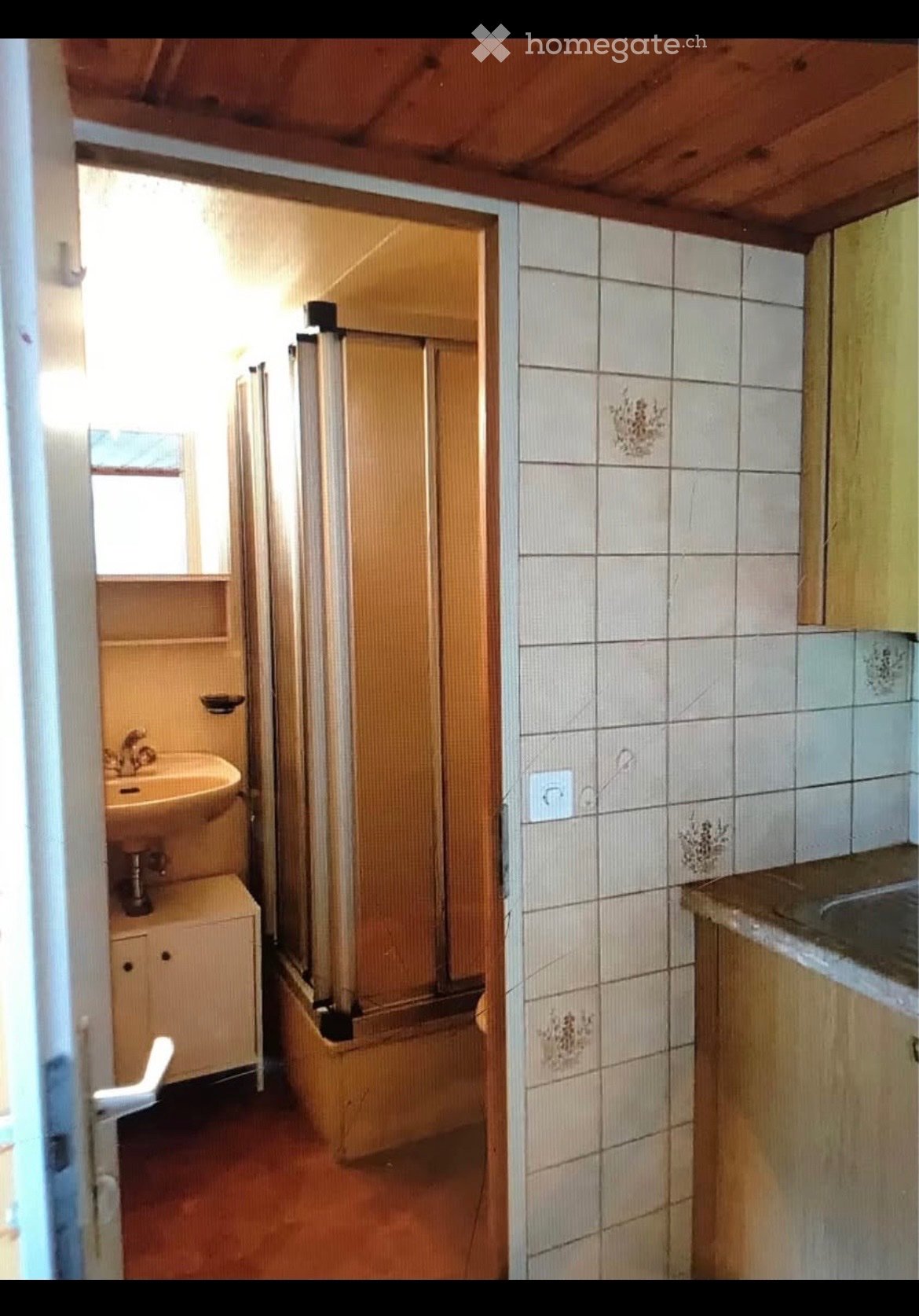 Studio arredato in affitto a Meiringen!

Indirizzo: Eisenbolgenstrasse 43, 3860 Meiringen

Disponibile dal 2 febbraio 2027 o su accordo

Questo studio arredato al piano terra si trova in una posizione centrale e tuttavia tranquilla a Meiringen.

Il centro del villaggio così come le possibilità di ac