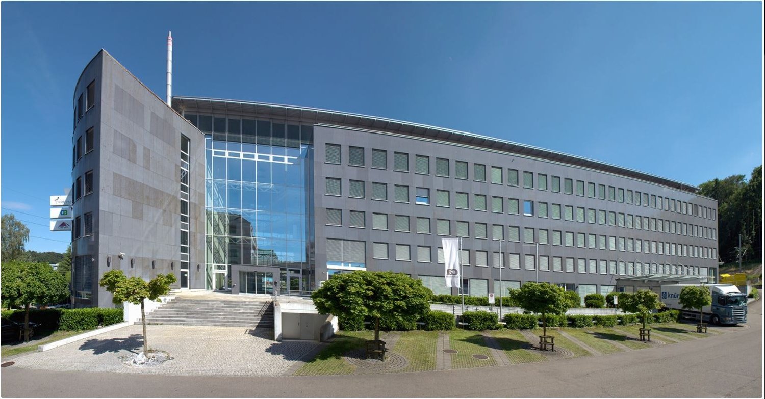 3700m² office, photo 2 of 10