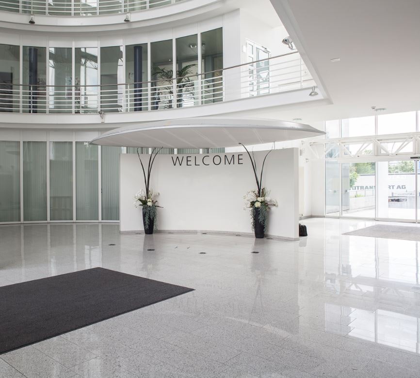 3700m² office, photo 3 of 10