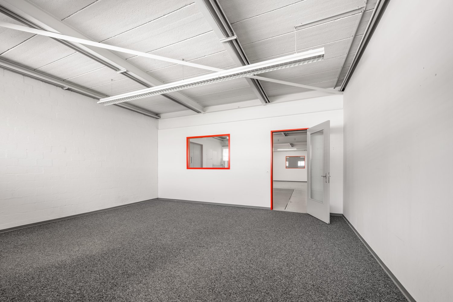 572m² commercial, photo 7 of 10