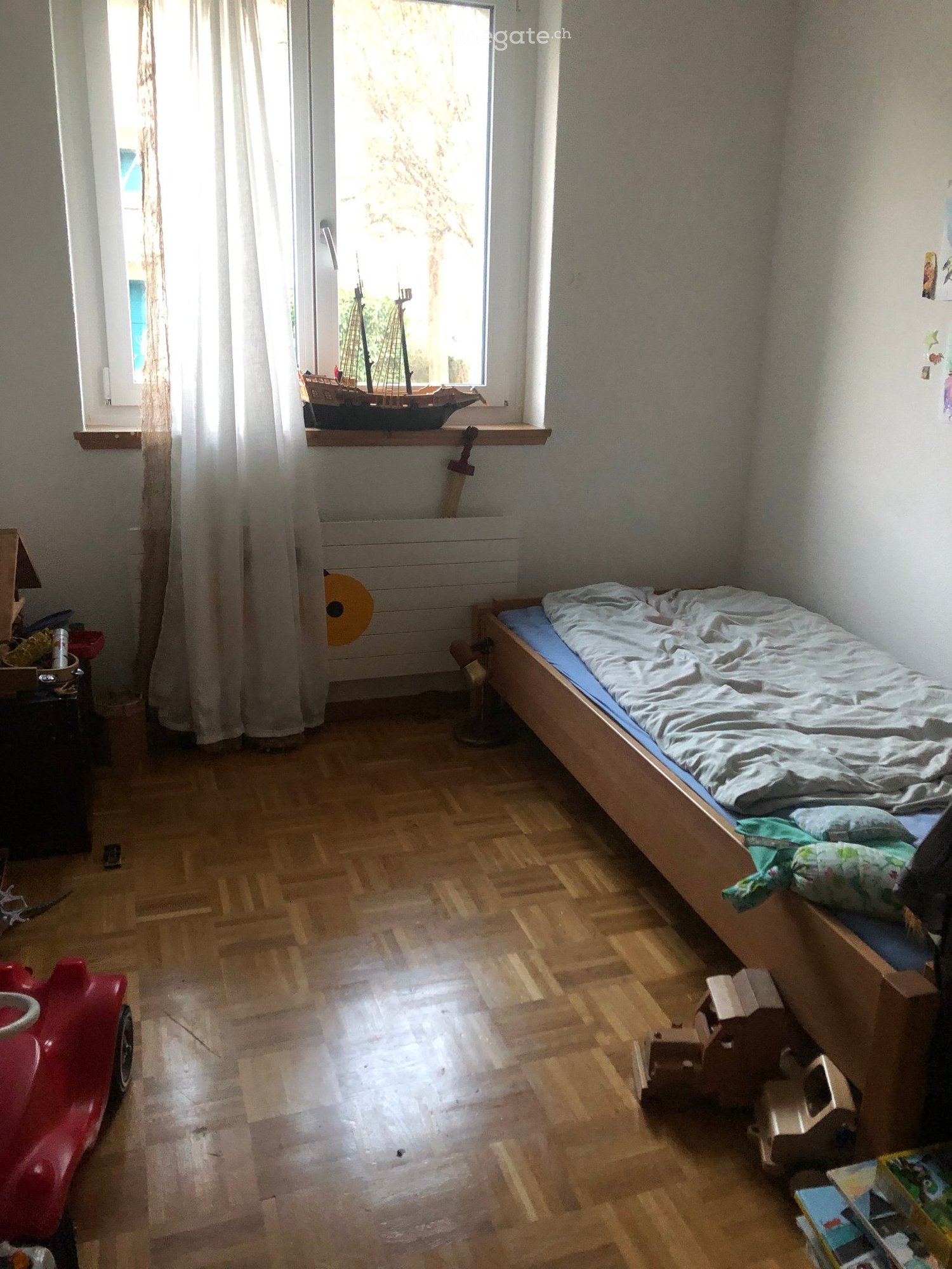 1 room single room, photo 1 of 3