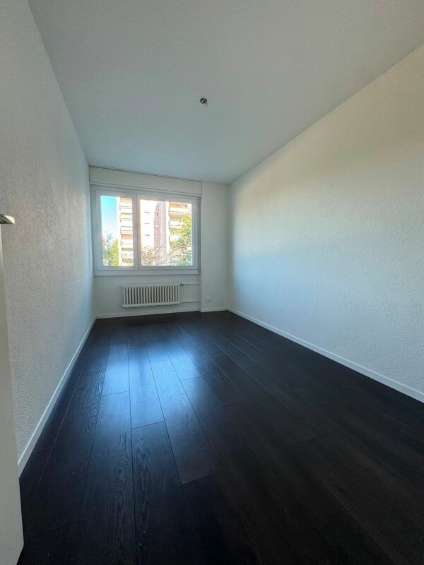 4 rooms apartment, photo 1 of 8