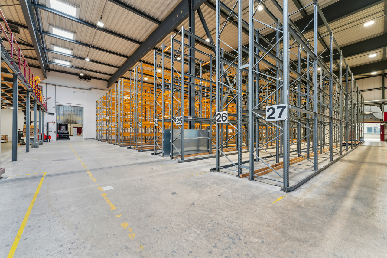 8400m² industrial object, photo 6 of 10