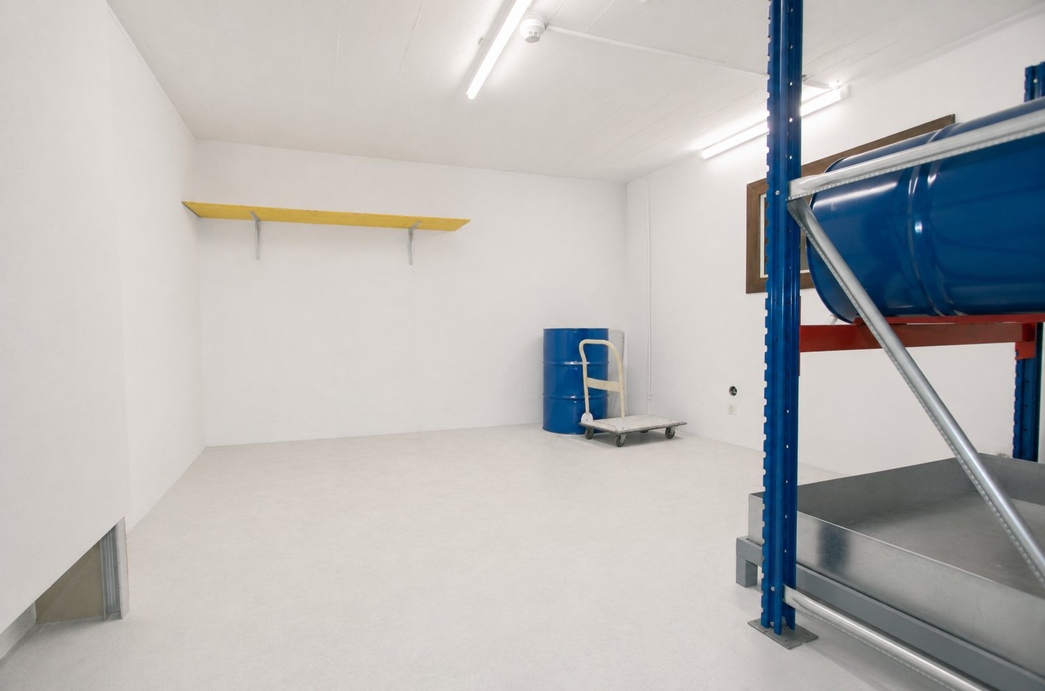 160m² workshop, photo 3 of 5