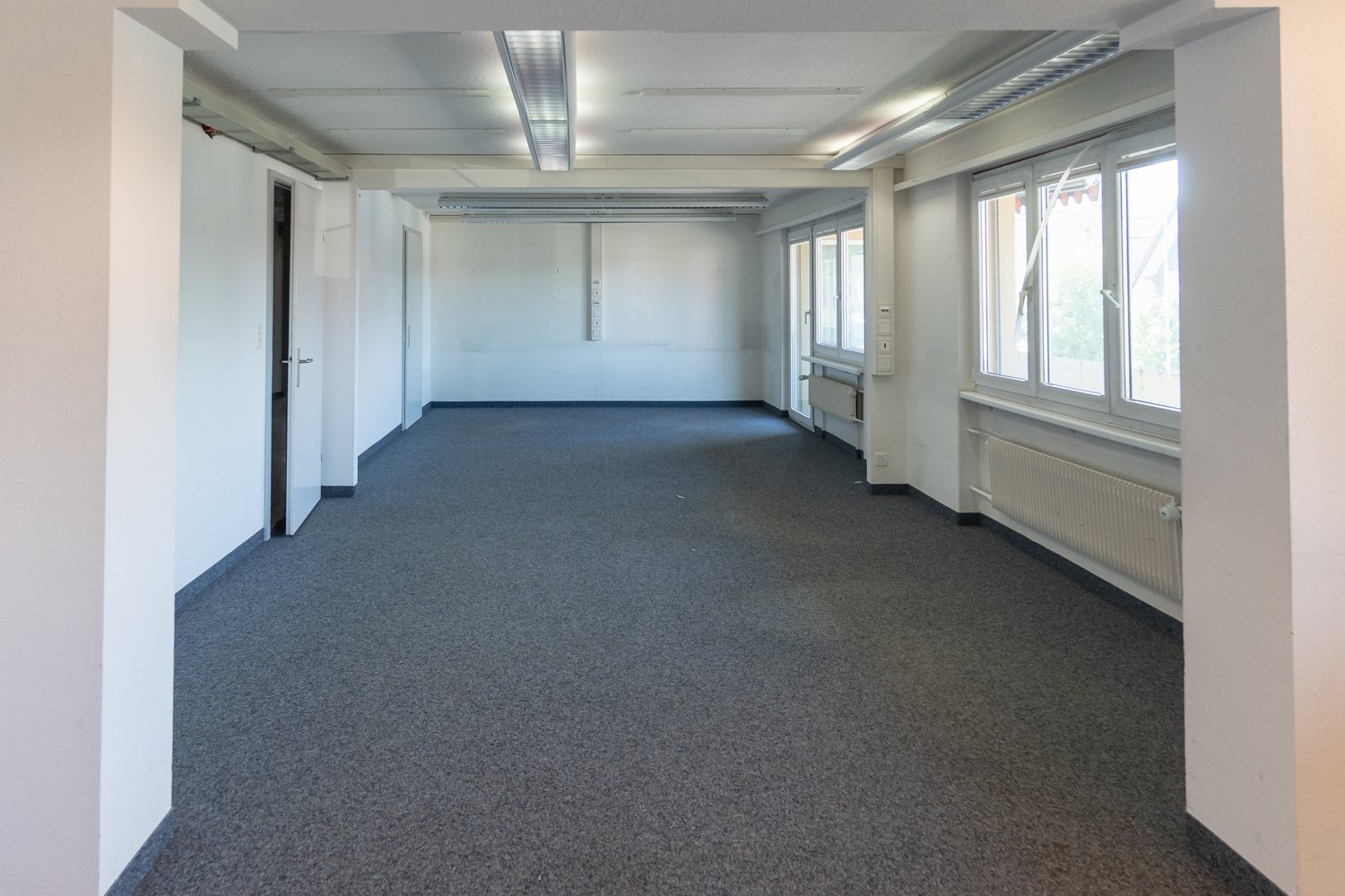 200m² commercial