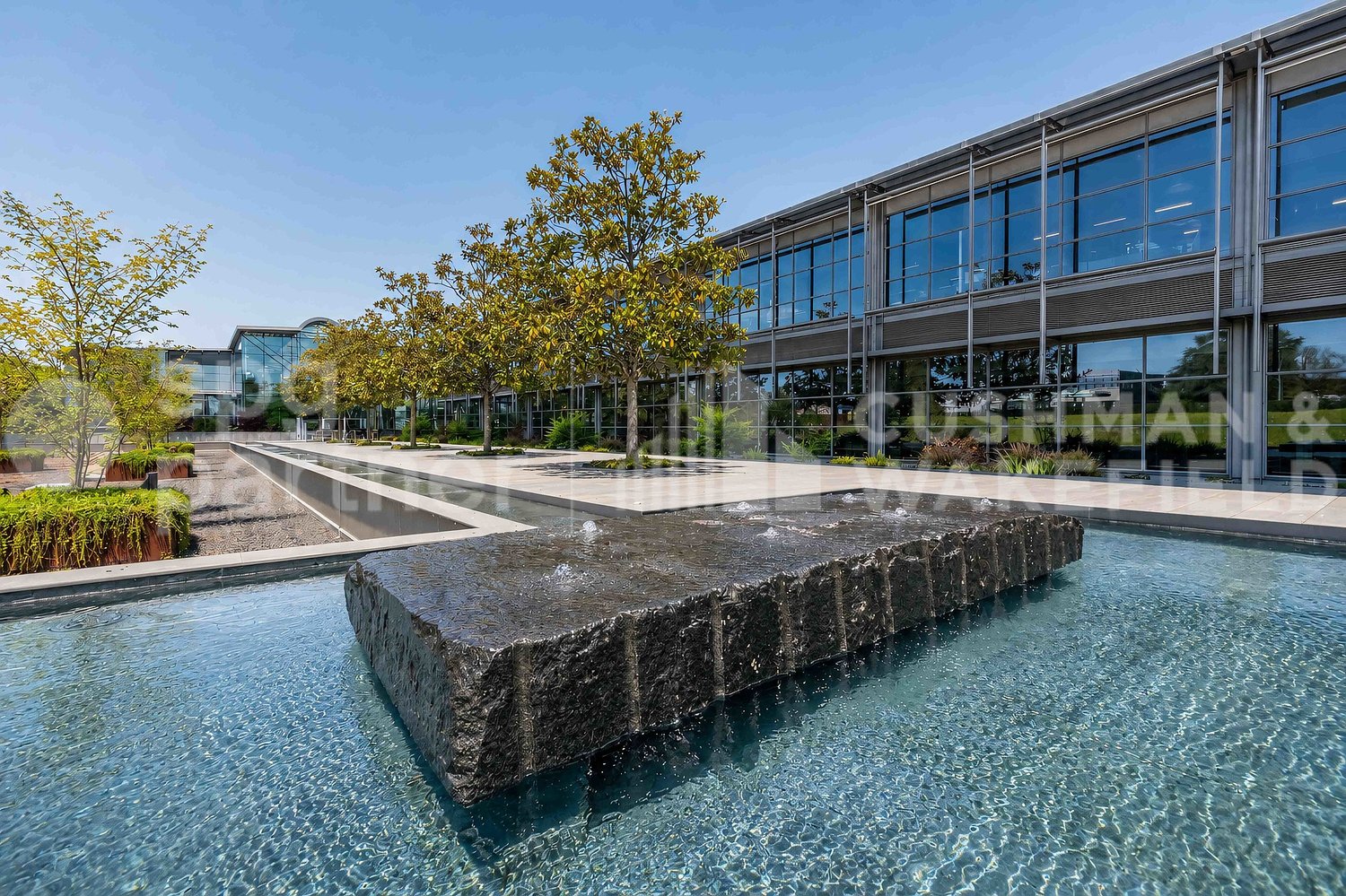 2930m² office