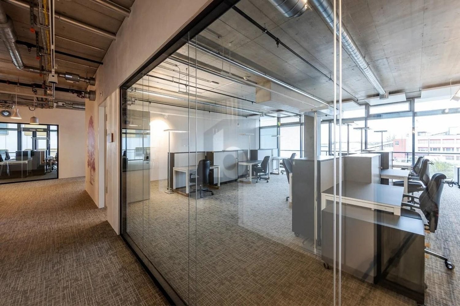 100m² office, photo 2 of 4