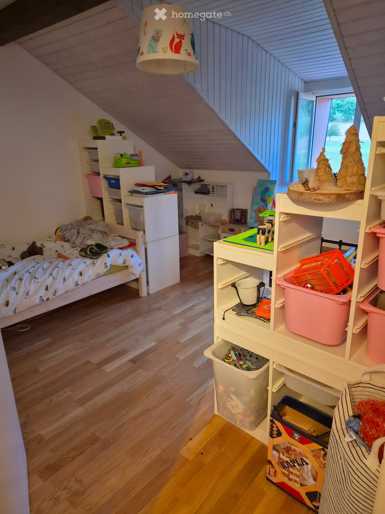 4 rooms apartment

Apartment for rent from 1st November 2026
4.5 rooms on the 2nd floor (without elevator)

It consists of 3 bedrooms, an equipped kitchen open to the living room, dining room
The apartment has a balcony as well as a cellar
1 outdoor parking space
1 outdoor play area with swings and , photo 1 of 5