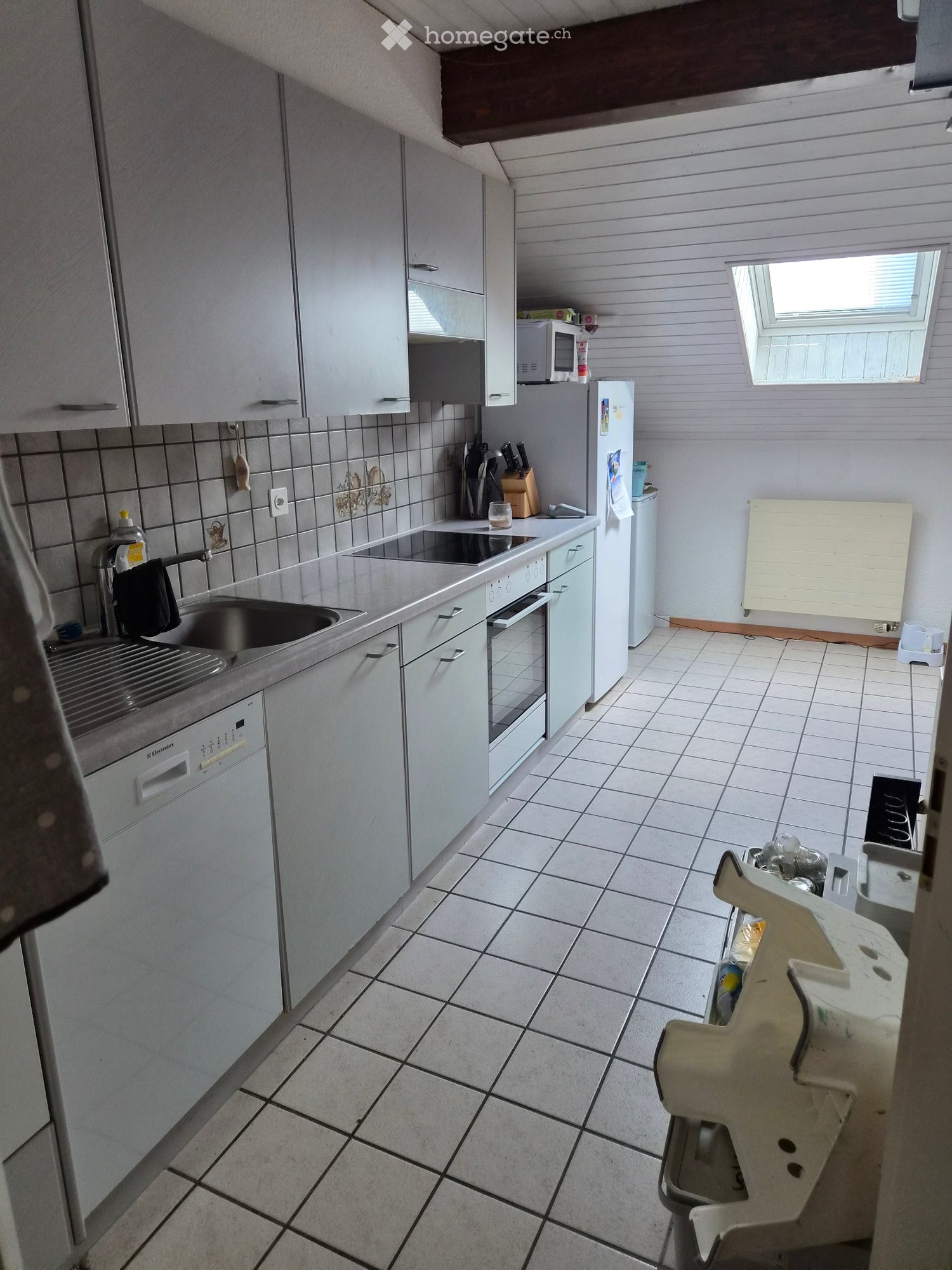 4 rooms apartment

Apartment for rent from 1st November 2026
4.5 rooms on the 2nd floor (without elevator)

It consists of 3 bedrooms, an equipped kitchen open to the living room, dining room
The apartment has a balcony as well as a cellar
1 outdoor parking space
1 outdoor play area with swings and , photo 3 of 5