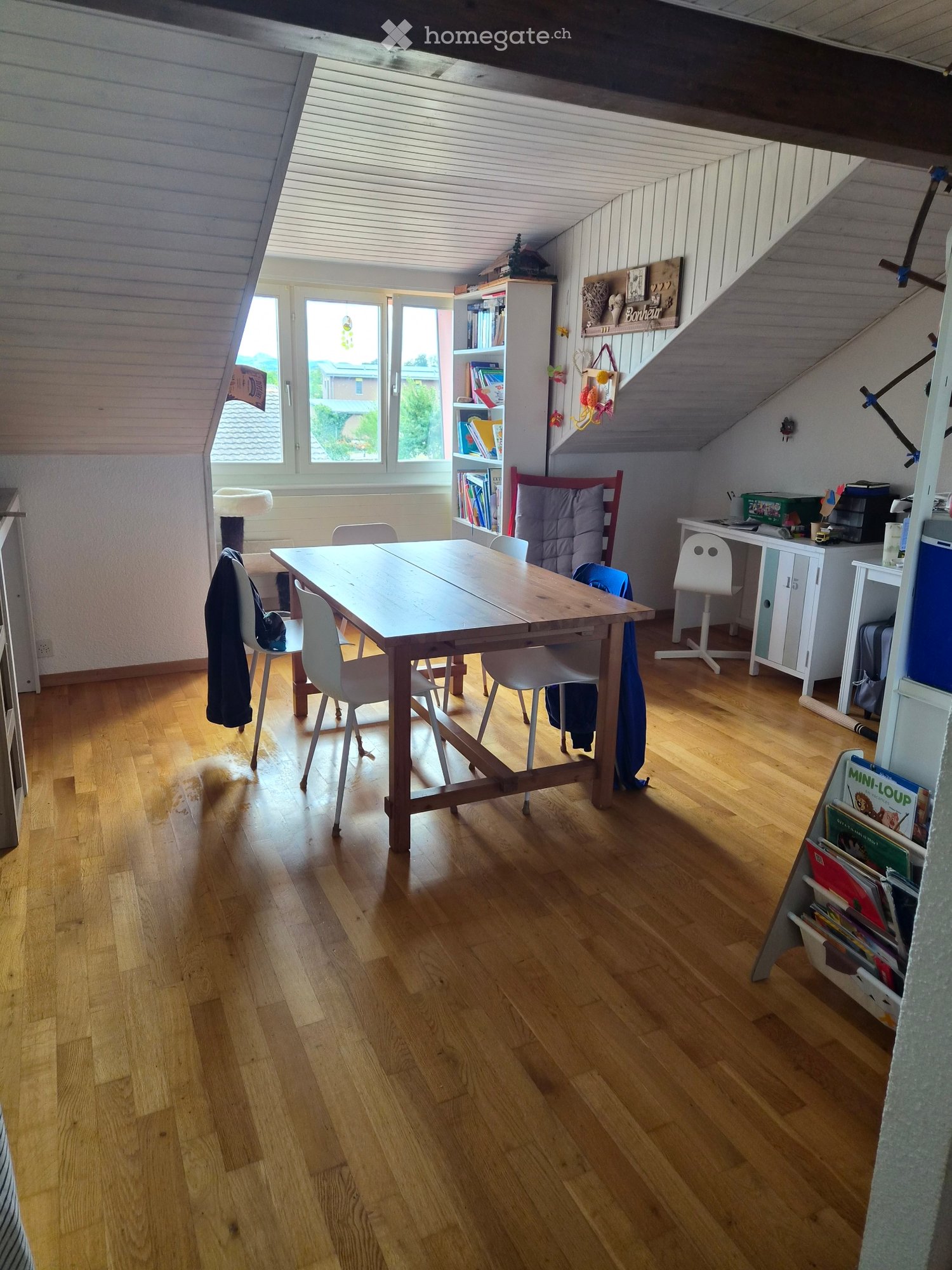 4 rooms apartment

Apartment for rent from 1st November 2026
4.5 rooms on the 2nd floor (without elevator)

It consists of 3 bedrooms, an equipped kitchen open to the living room, dining room
The apartment has a balcony as well as a cellar
1 outdoor parking space
1 outdoor play area with swings and , photo 5 of 5