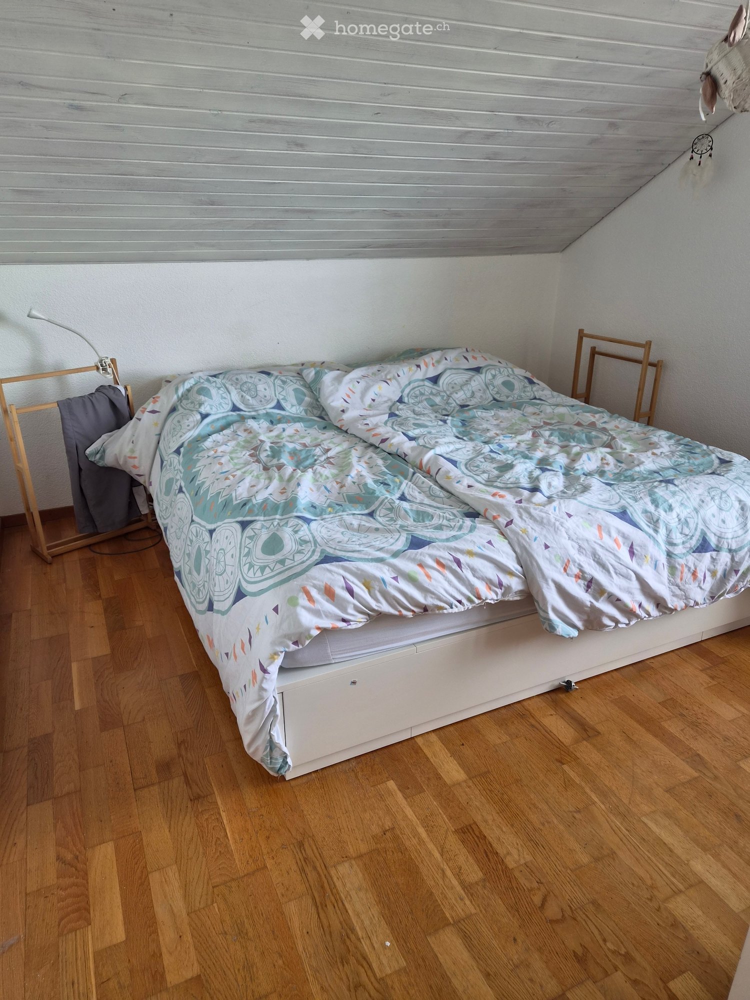 4 rooms apartment

Apartment for rent from 1st November 2026
4.5 rooms on the 2nd floor (without elevator)

It consists of 3 bedrooms, an equipped kitchen open to the living room, dining room
The apartment has a balcony as well as a cellar
1 outdoor parking space
1 outdoor play area with swings and , photo 4 of 5