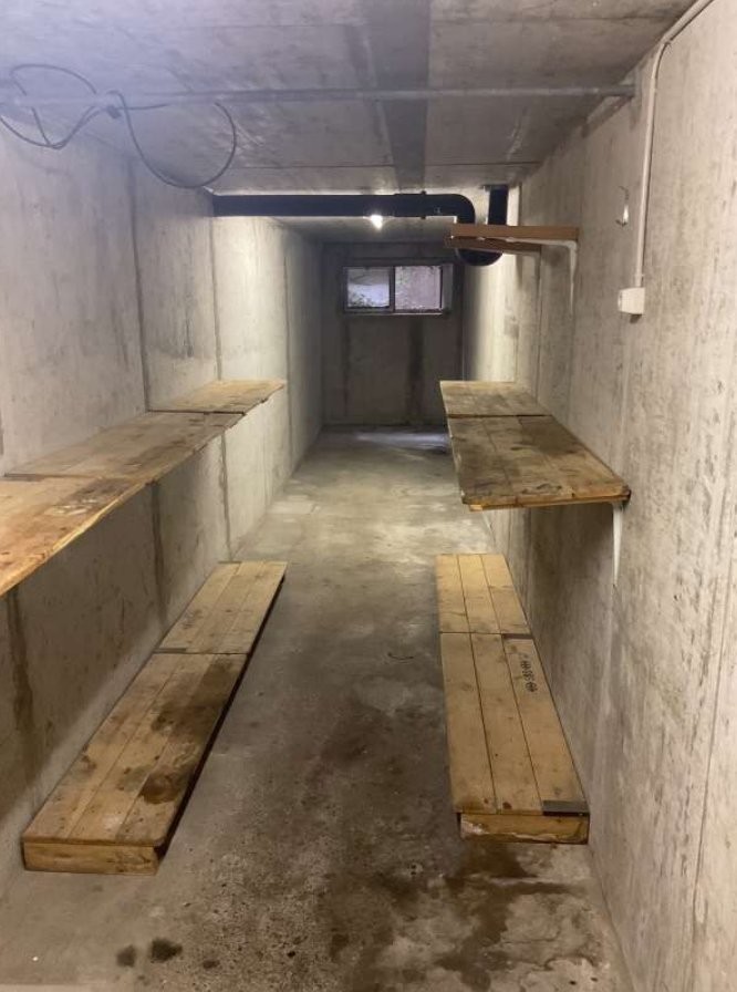 14m² storage room

14m2 storage room for rent in the 1st basement of the building, available immediately

For any additional information about this property or to organize a visit, we invite you to fill out the contact form.