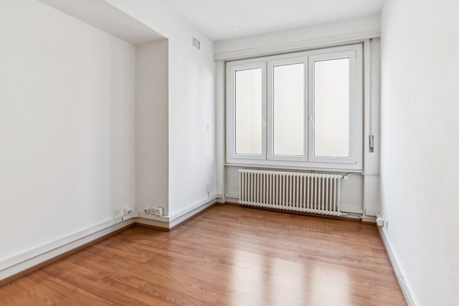 Office, photo 7 of 10