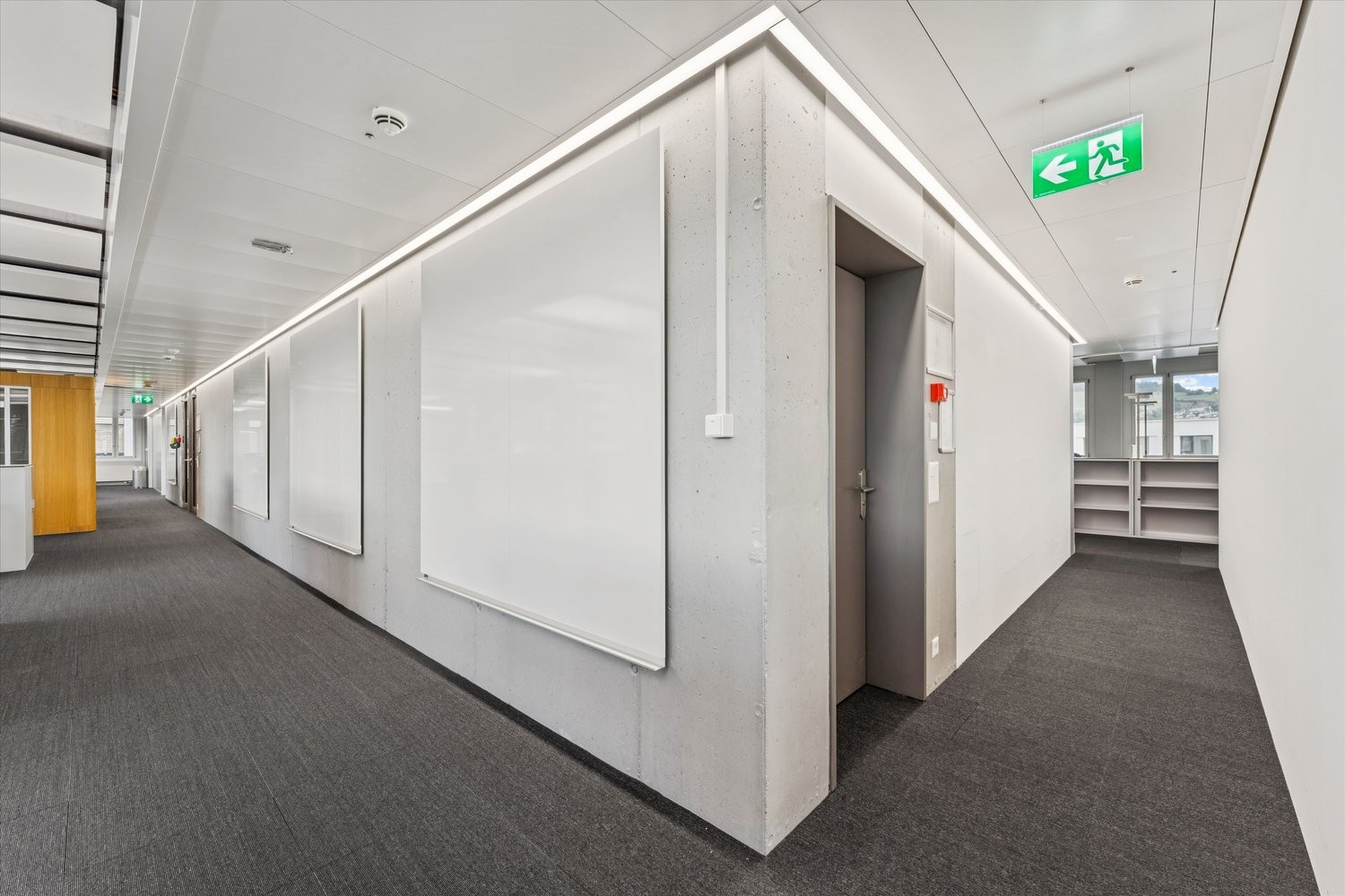 613m² office, photo 9 of 10