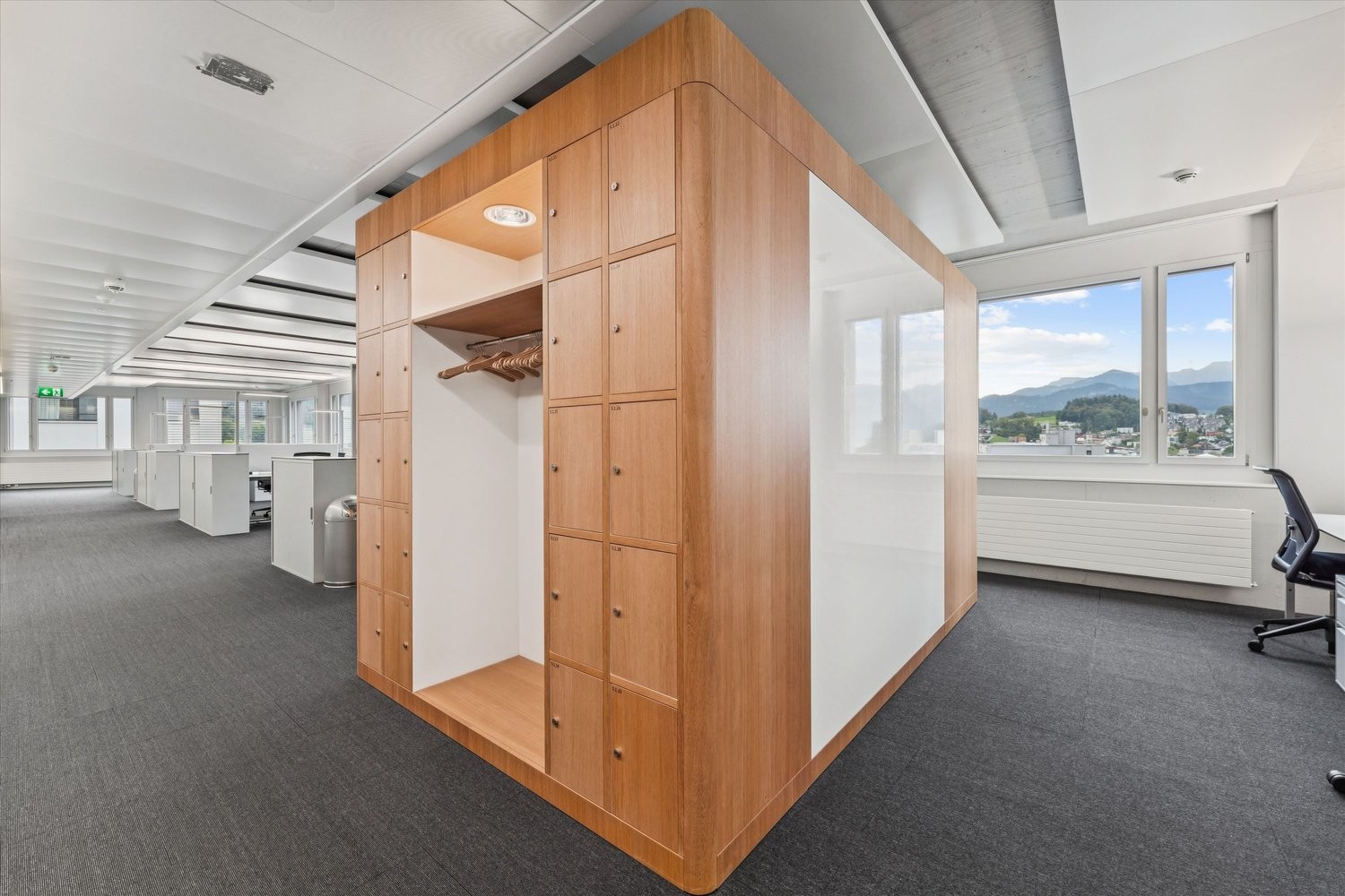 613m² office, photo 6 of 10